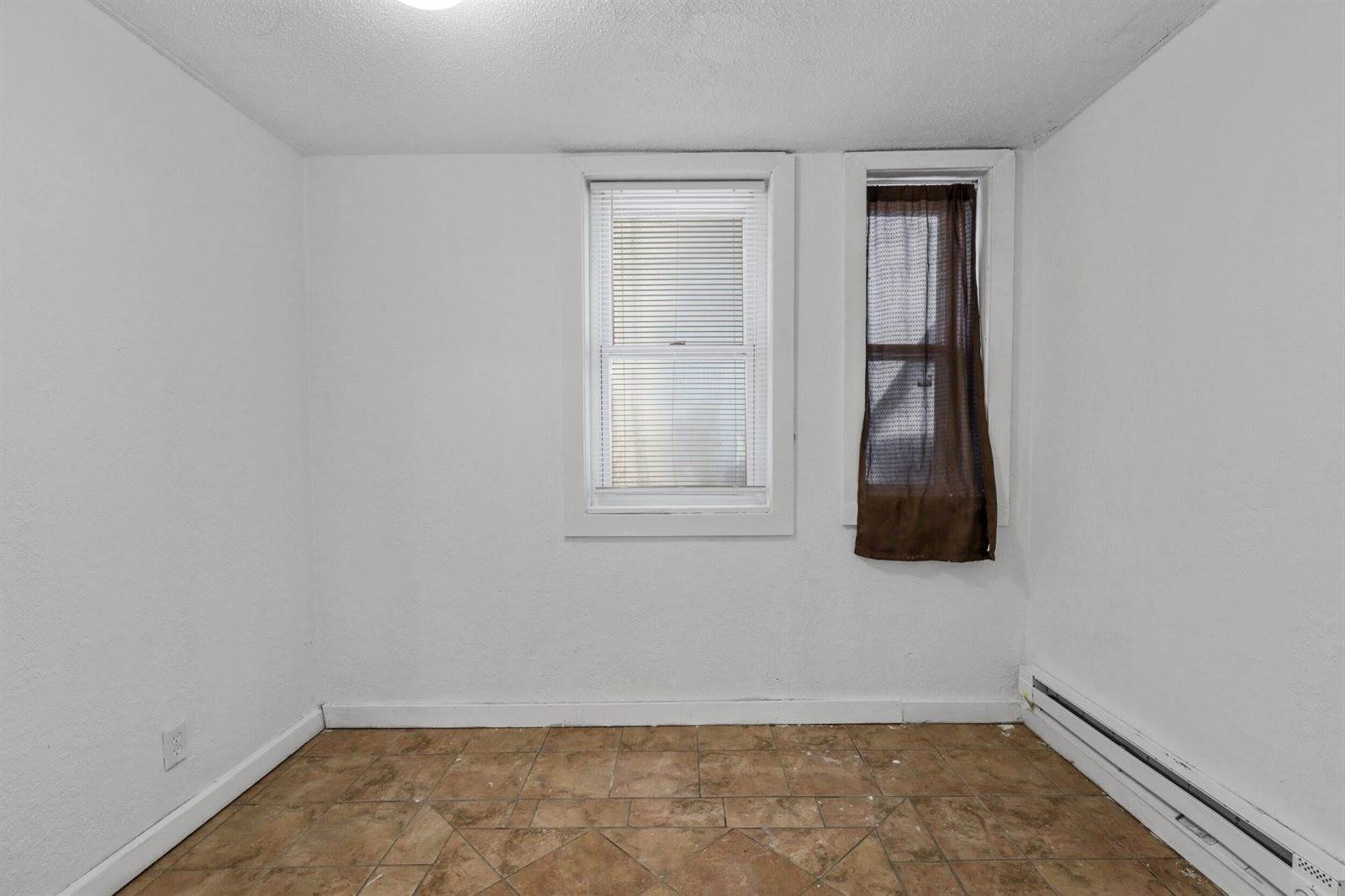 2380 South 16th St, Milwaukee, WI 53215