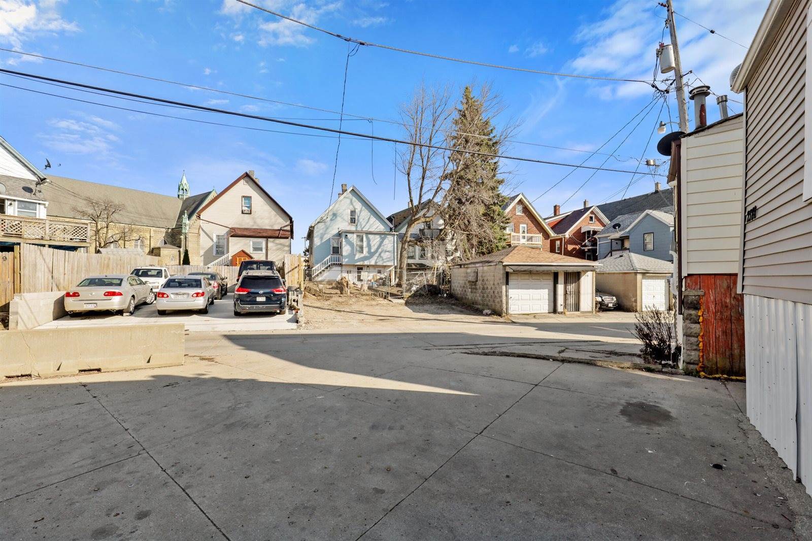 2380 South 16th St, Milwaukee, WI 53215