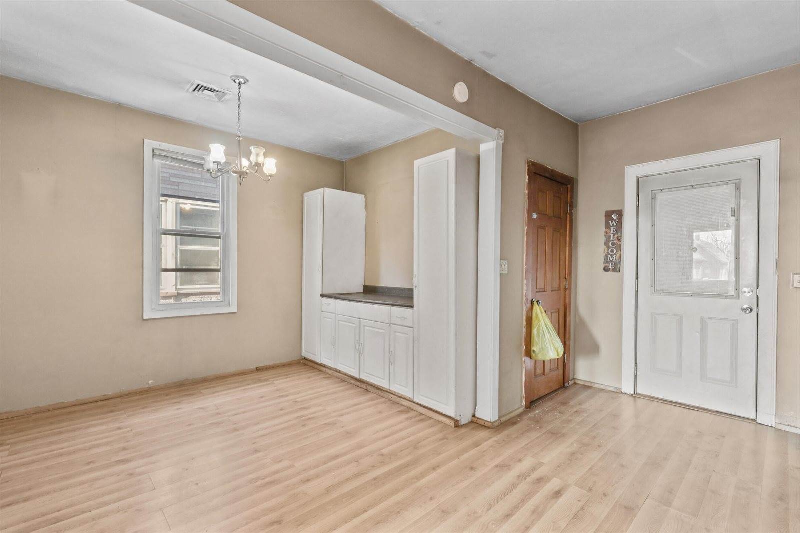 2380 South 16th St, Milwaukee, WI 53215