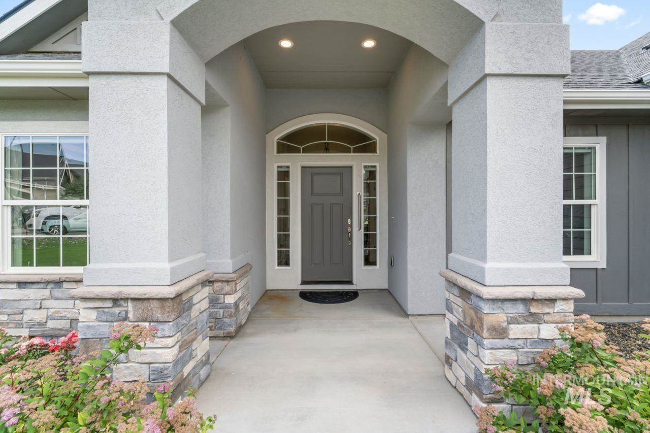 12462 South Sunrise Mist Loop, Nampa, ID 83686