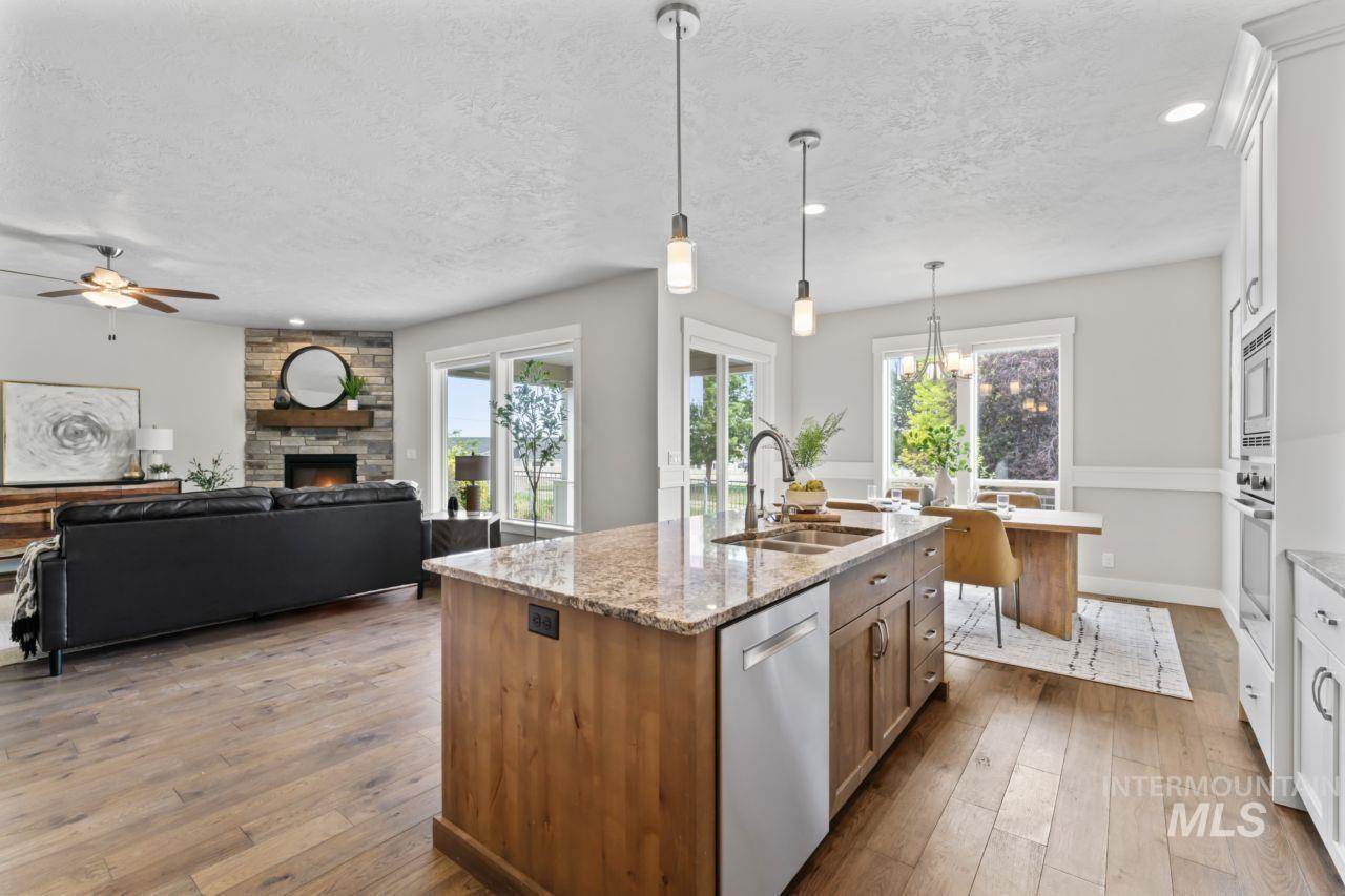 12462 South Sunrise Mist Loop, Nampa, ID 83686