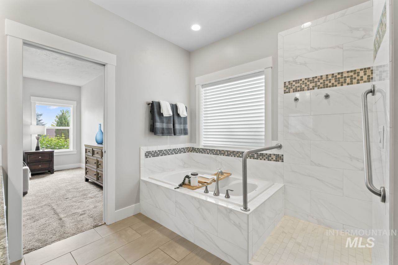 12462 South Sunrise Mist Loop, Nampa, ID 83686