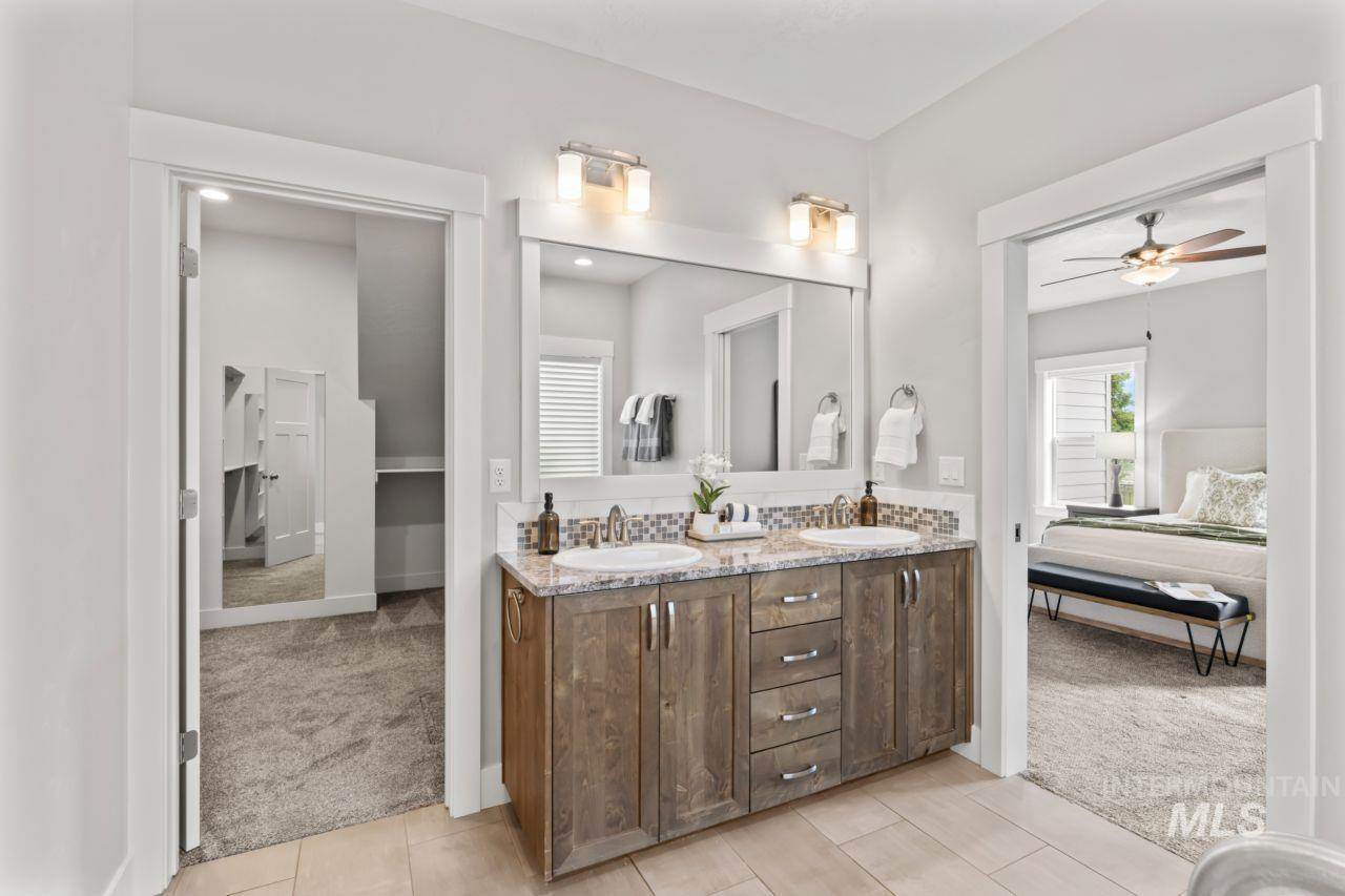 12462 South Sunrise Mist Loop, Nampa, ID 83686