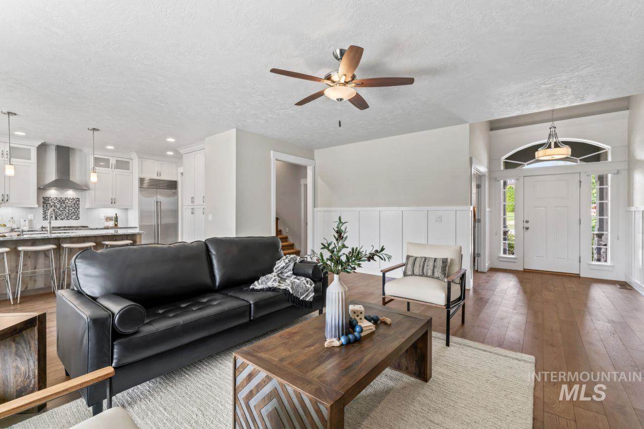 12462 South Sunrise Mist Loop, Nampa, ID 83686