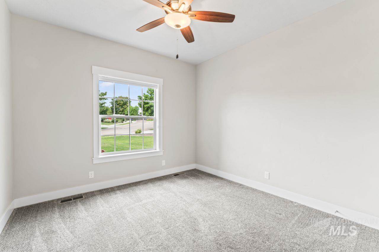 12462 South Sunrise Mist Loop, Nampa, ID 83686