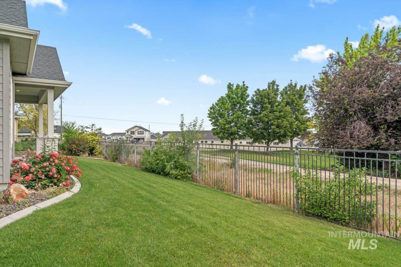 12462 South Sunrise Mist Loop, Nampa, ID 83686