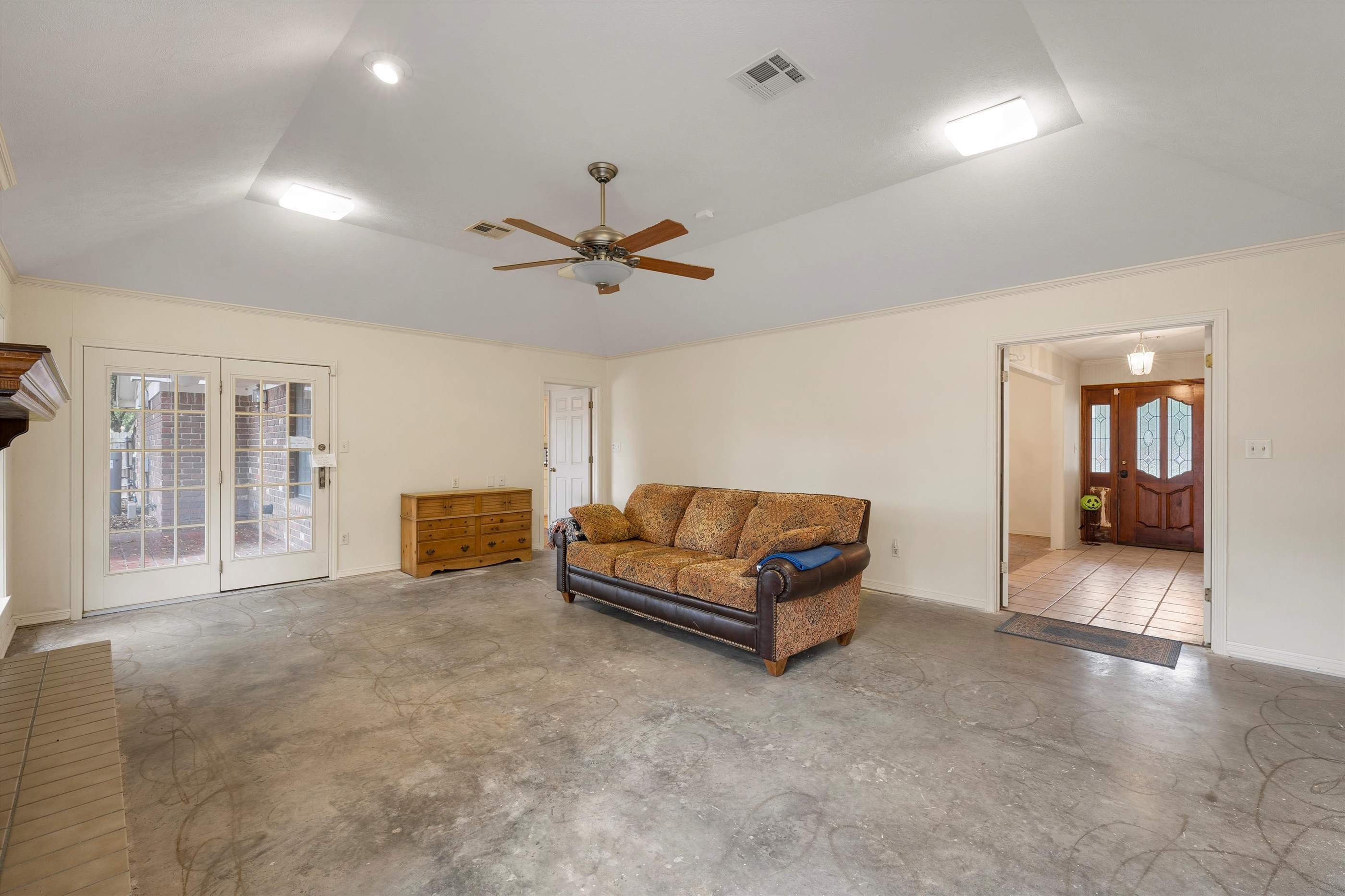 333 Bluebonnet Circle, McGregor, TX 76657