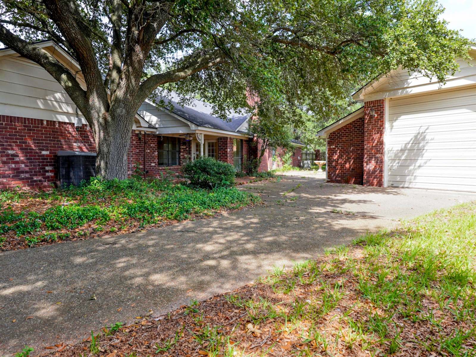 333 Bluebonnet Circle, McGregor, TX 76657