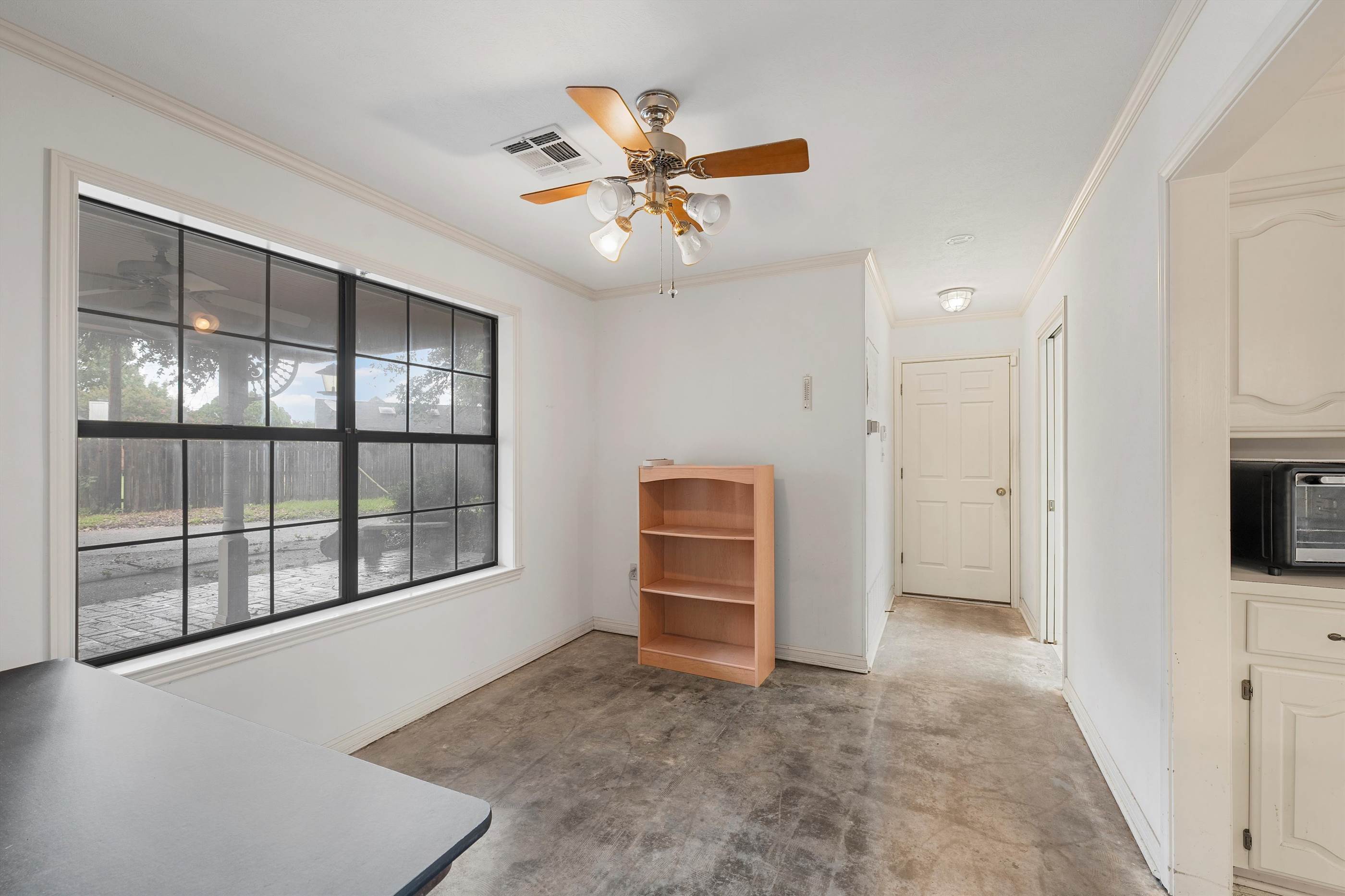 333 Bluebonnet Circle, McGregor, TX 76657