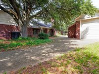 333 Bluebonnet Circle, McGregor, TX 76657