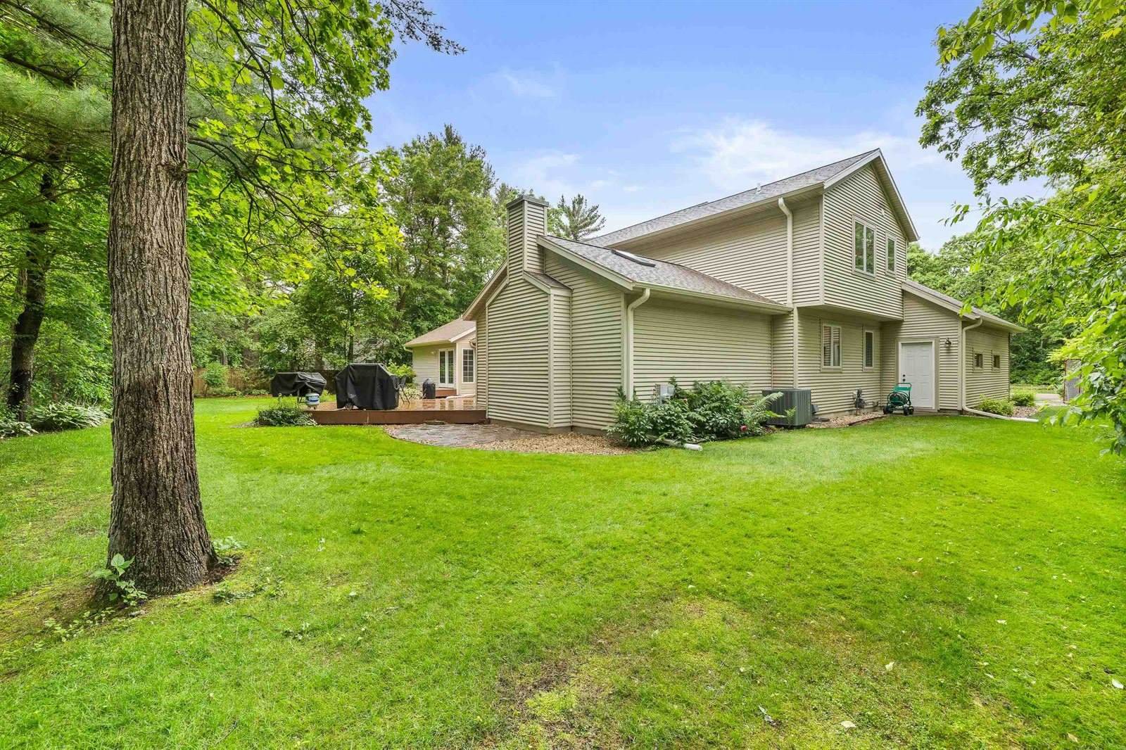 2621 Russet Drive, Plover, WI 54467