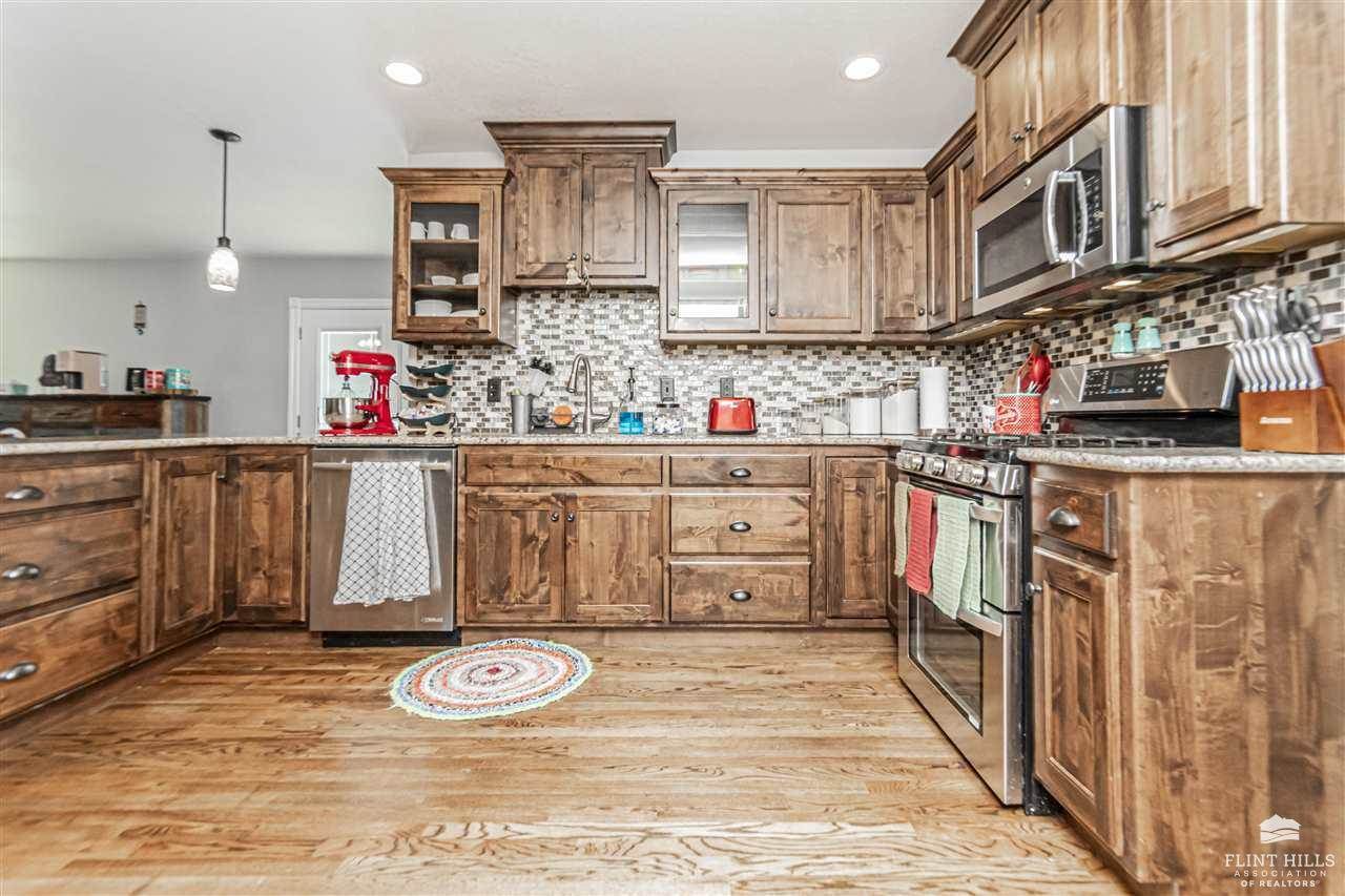 9104 Llara Circle, Manhattan, KS 66502