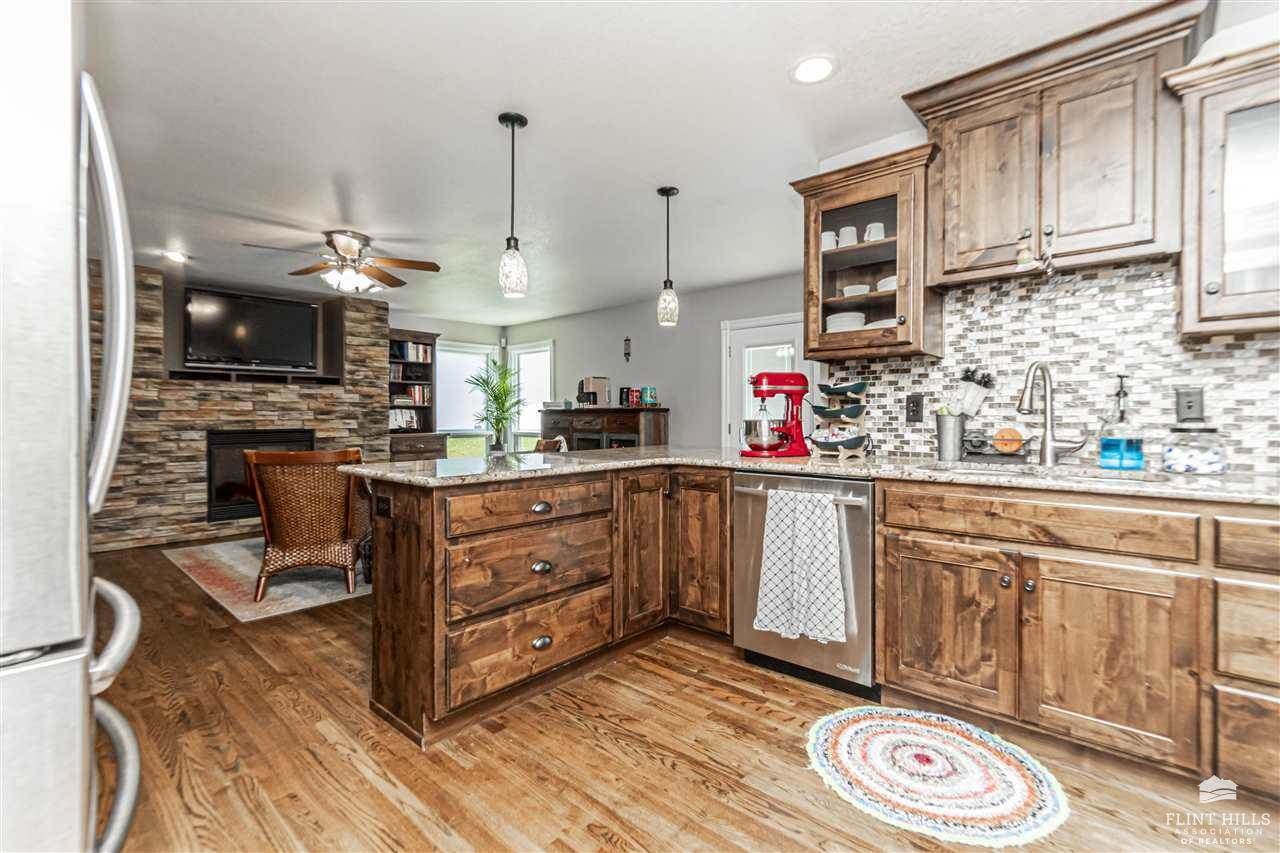 9104 Llara Circle, Manhattan, KS 66502