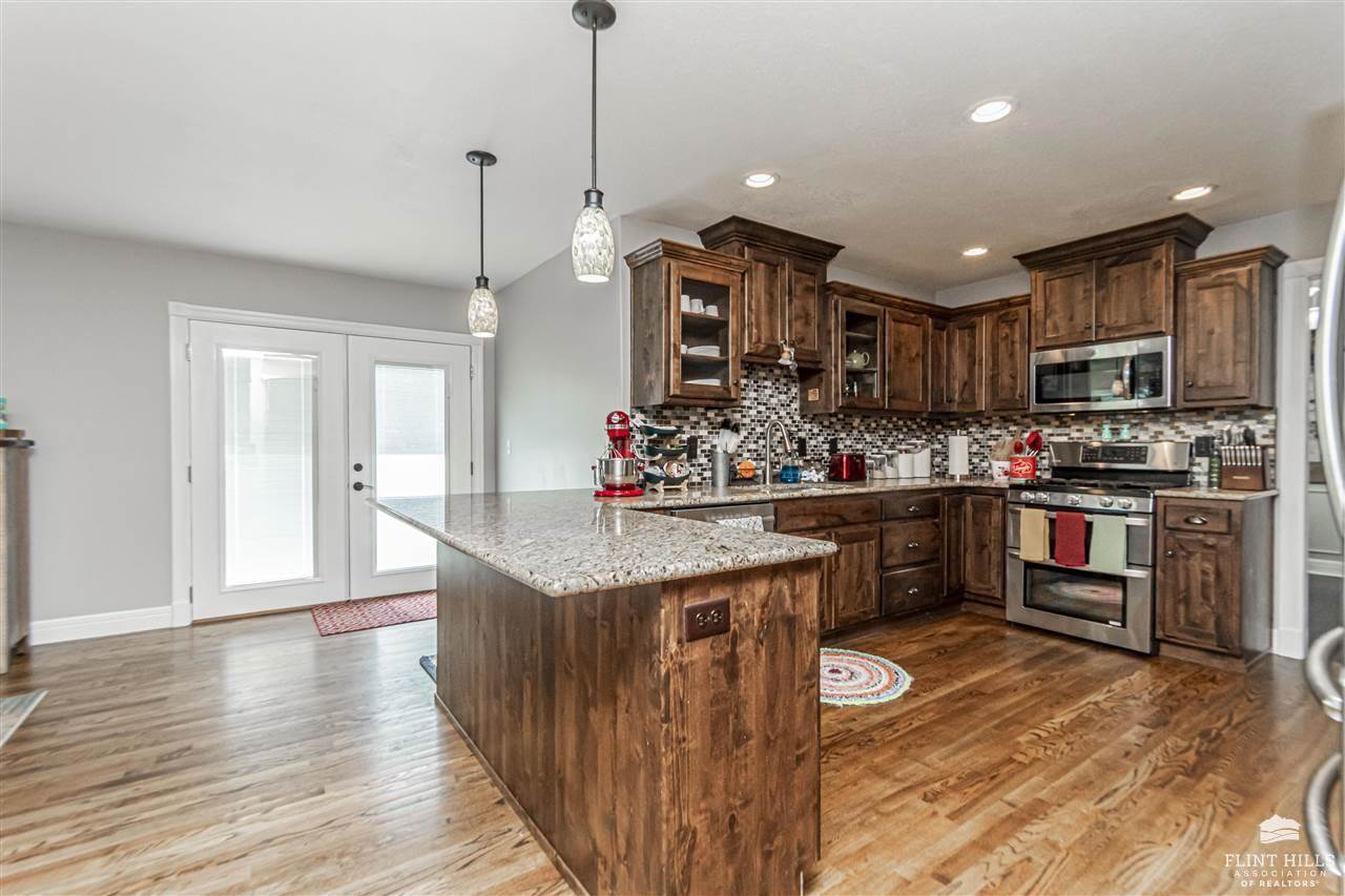 9104 Llara Circle, Manhattan, KS 66502