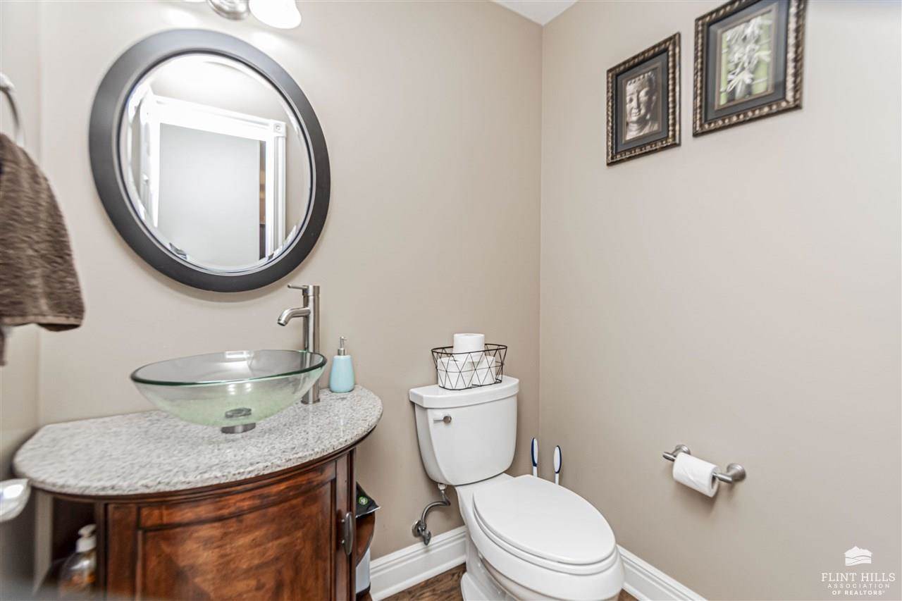 9104 Llara Circle, Manhattan, KS 66502