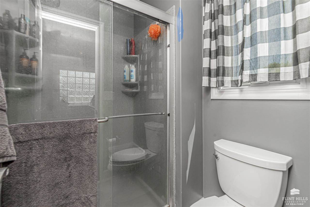 9104 Llara Circle, Manhattan, KS 66502