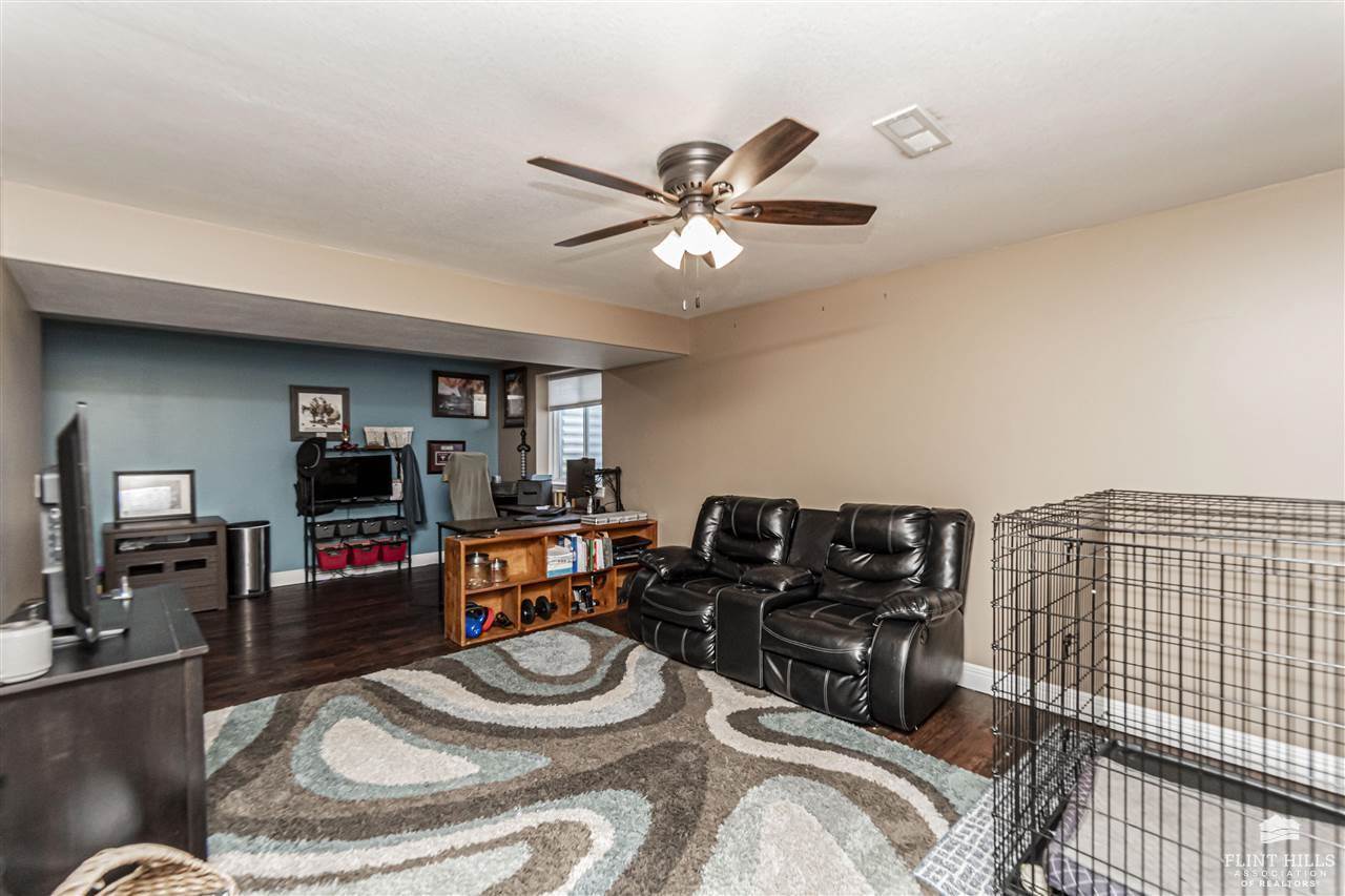 9104 Llara Circle, Manhattan, KS 66502