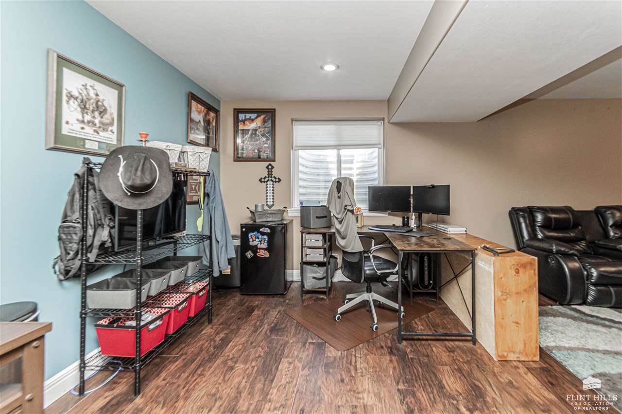 9104 Llara Circle, Manhattan, KS 66502