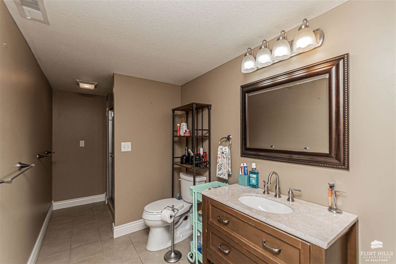 9104 Llara Circle, Manhattan, KS 66502