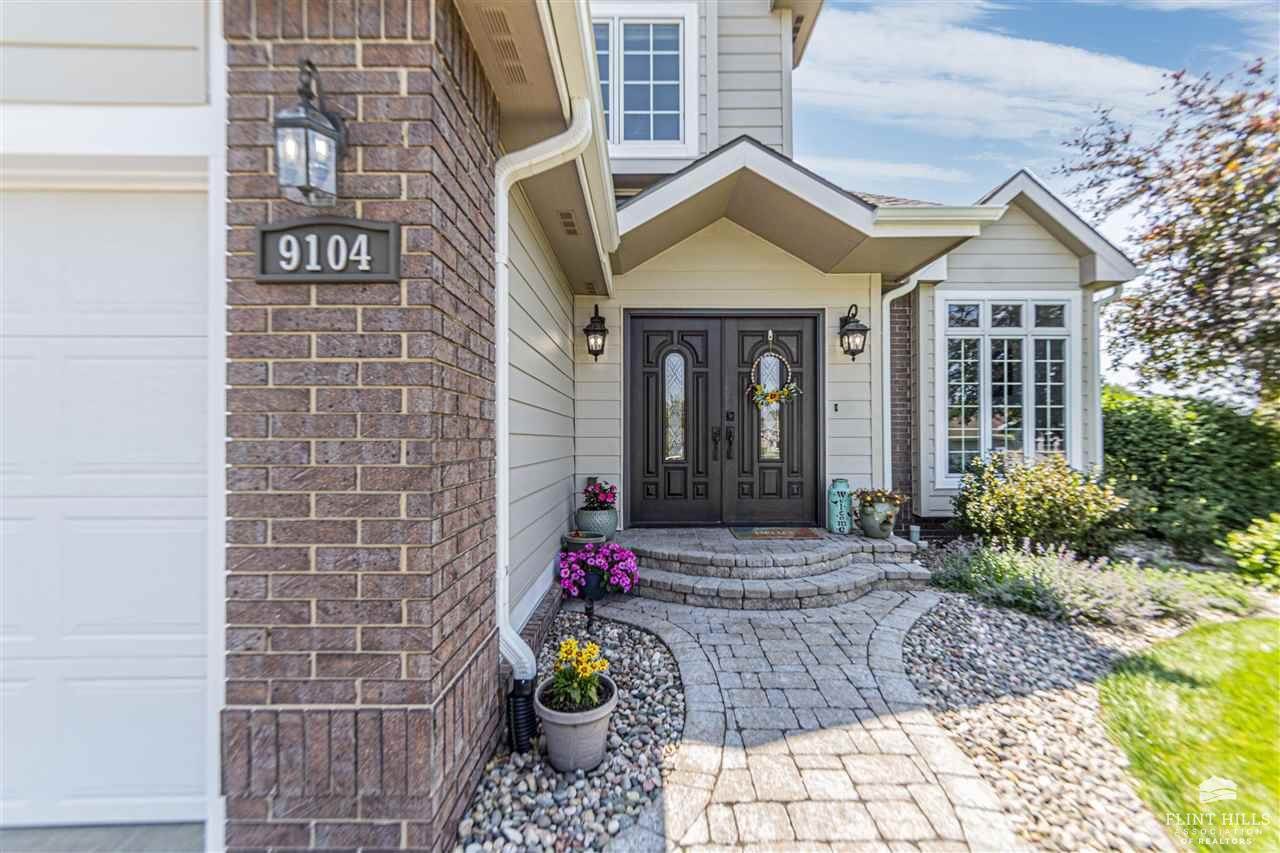 9104 Llara Circle, Manhattan, KS 66502