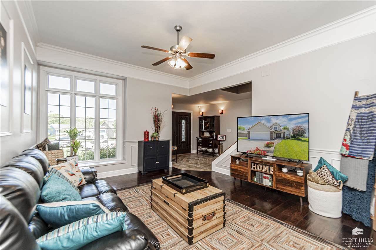 9104 Llara Circle, Manhattan, KS 66502