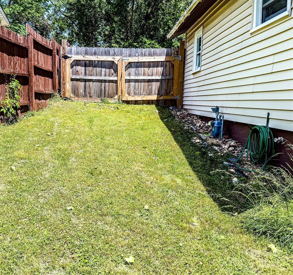 116 North Blue Ridge Avenue, Hendersonville, NC 28792