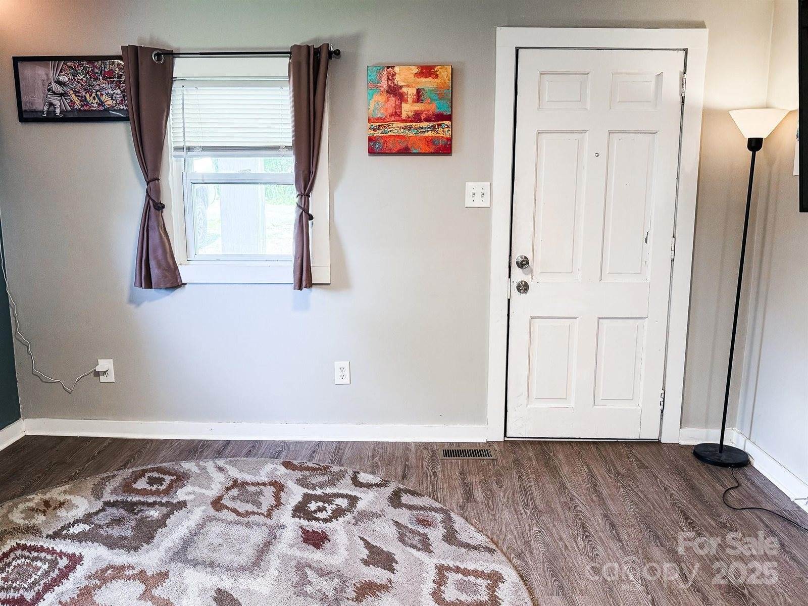 116 North Blue Ridge Avenue, Hendersonville, NC 28792