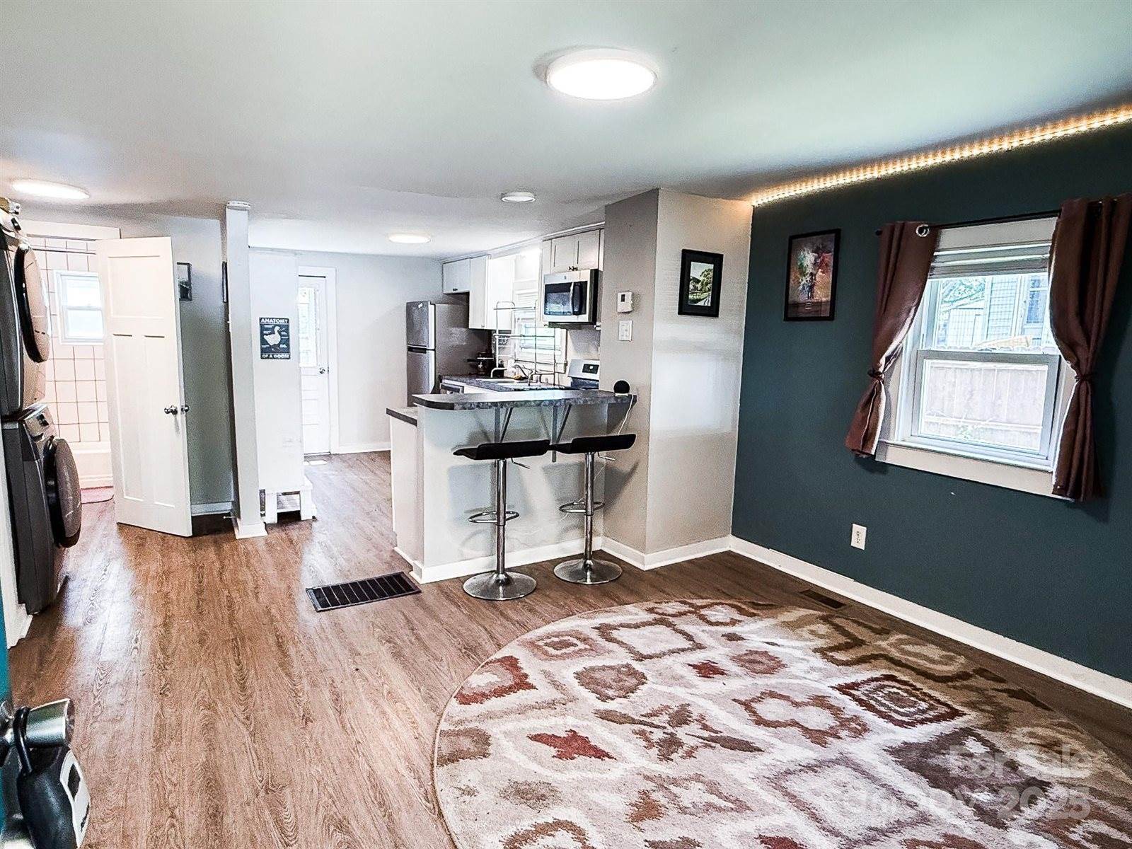 116 North Blue Ridge Avenue, Hendersonville, NC 28792