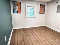 116 North Blue Ridge Avenue, Hendersonville, NC 28792