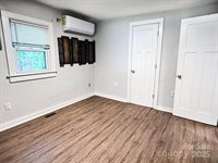 116 North Blue Ridge Avenue, Hendersonville, NC 28792