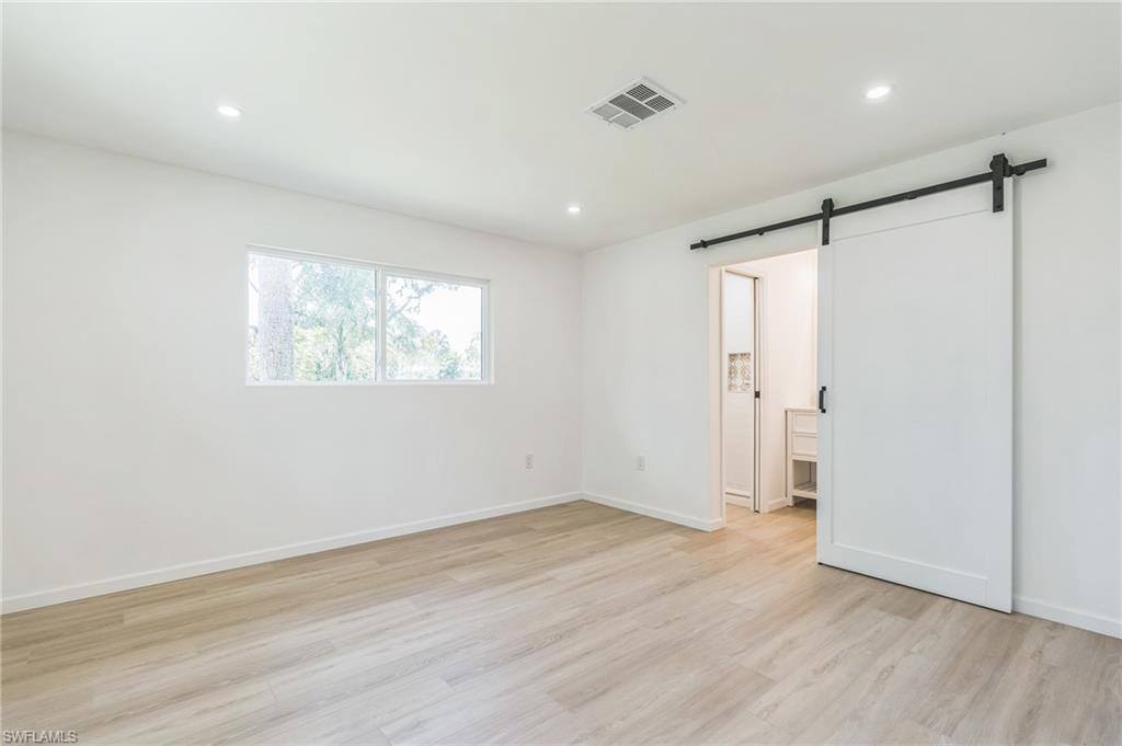 13724 River Forest Dr, Fort Myers, FL 33905