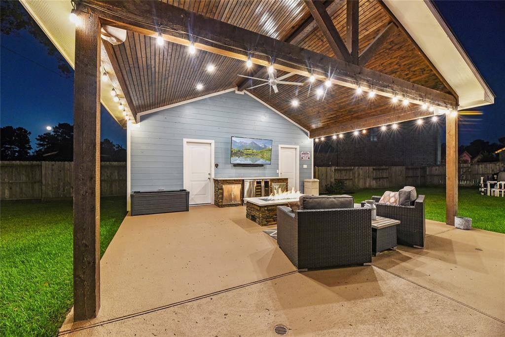 19606 Lone Tupelo Court, Cypress, TX 77433