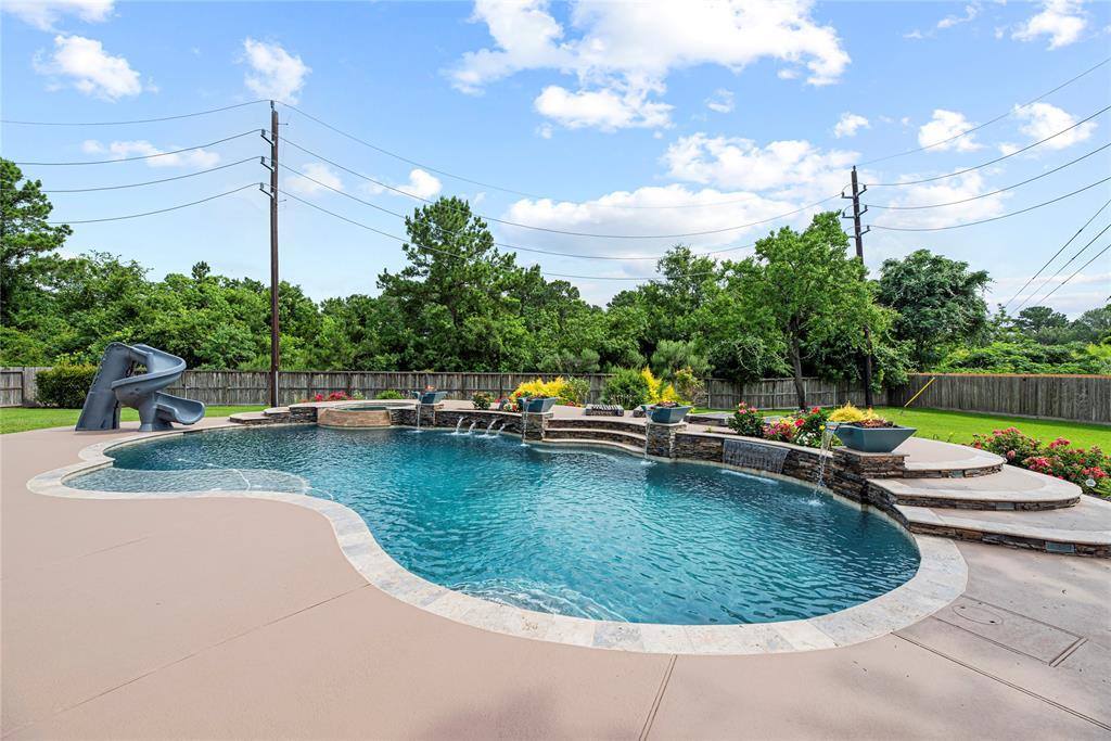 19606 Lone Tupelo Court, Cypress, TX 77433