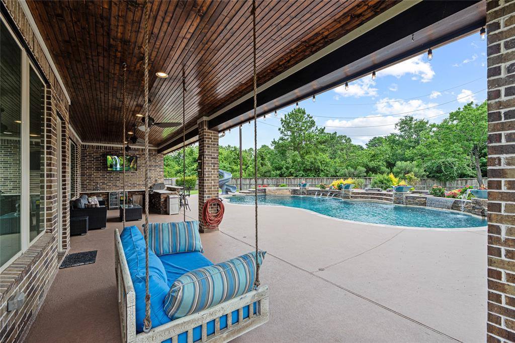 19606 Lone Tupelo Court, Cypress, TX 77433