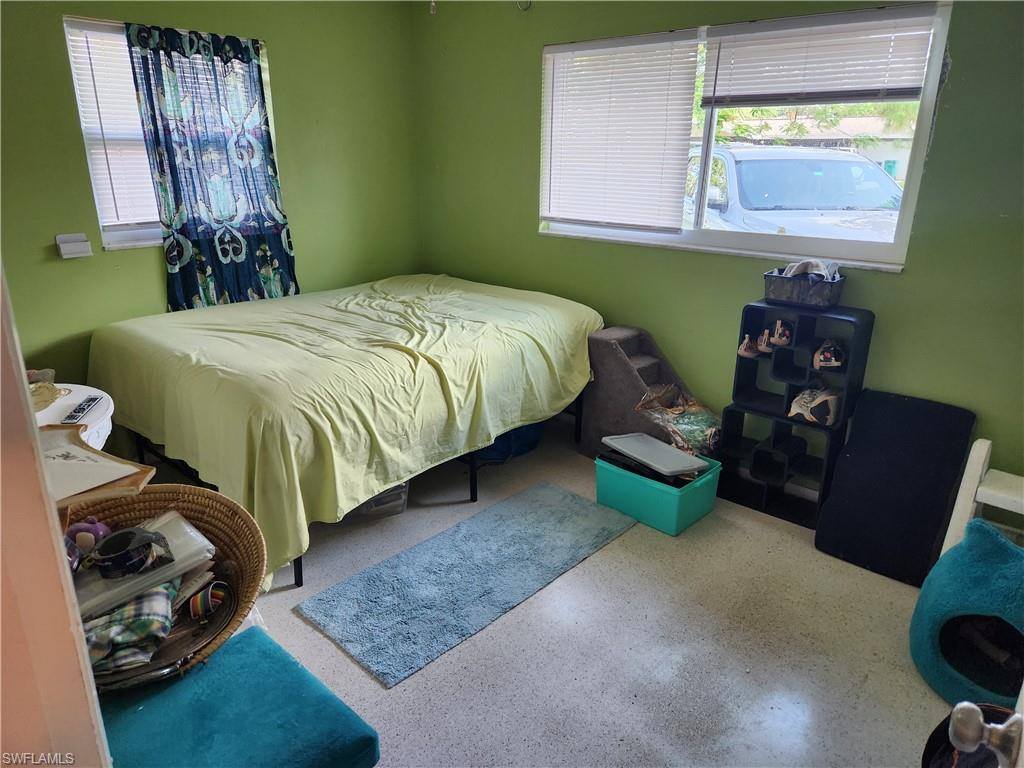 2206 Wyandotte Ave, Alva, FL 33920