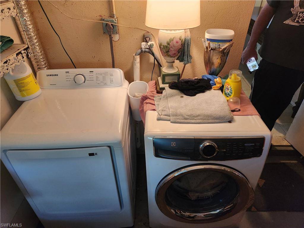 2206 Wyandotte Ave, Alva, FL 33920