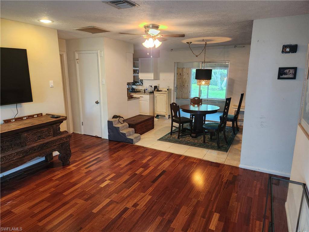 2206 Wyandotte Ave, Alva, FL 33920