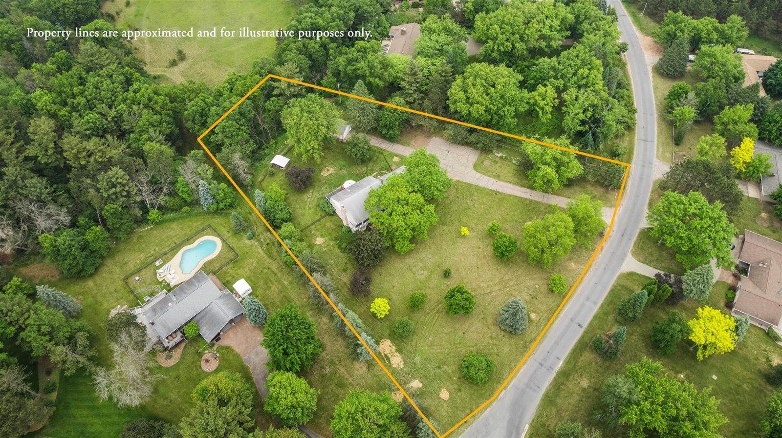 544 Maple Bluff Road, Stevens Point, WI 54482