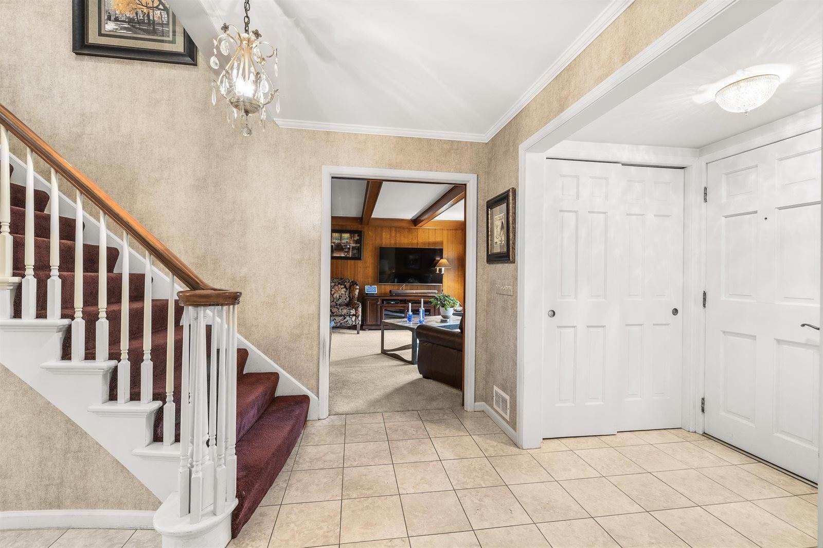 544 Maple Bluff Road, Stevens Point, WI 54482