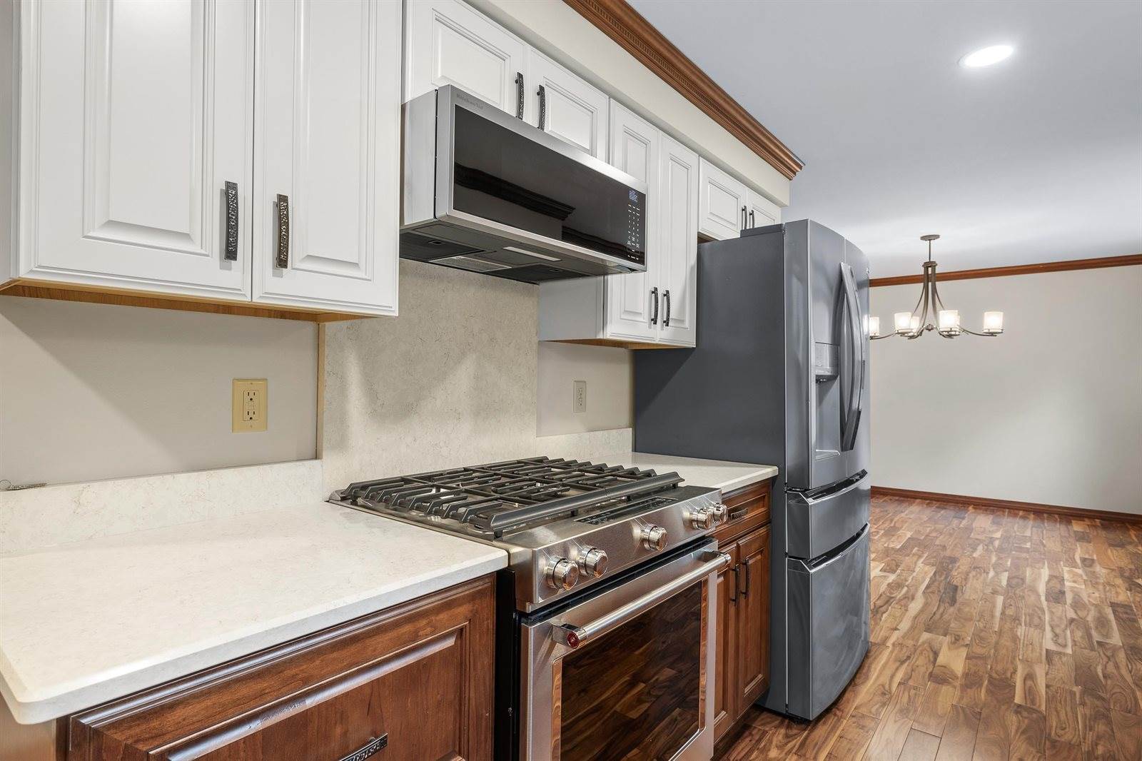 535 Maple Bluff Road, Stevens Point, WI 54482