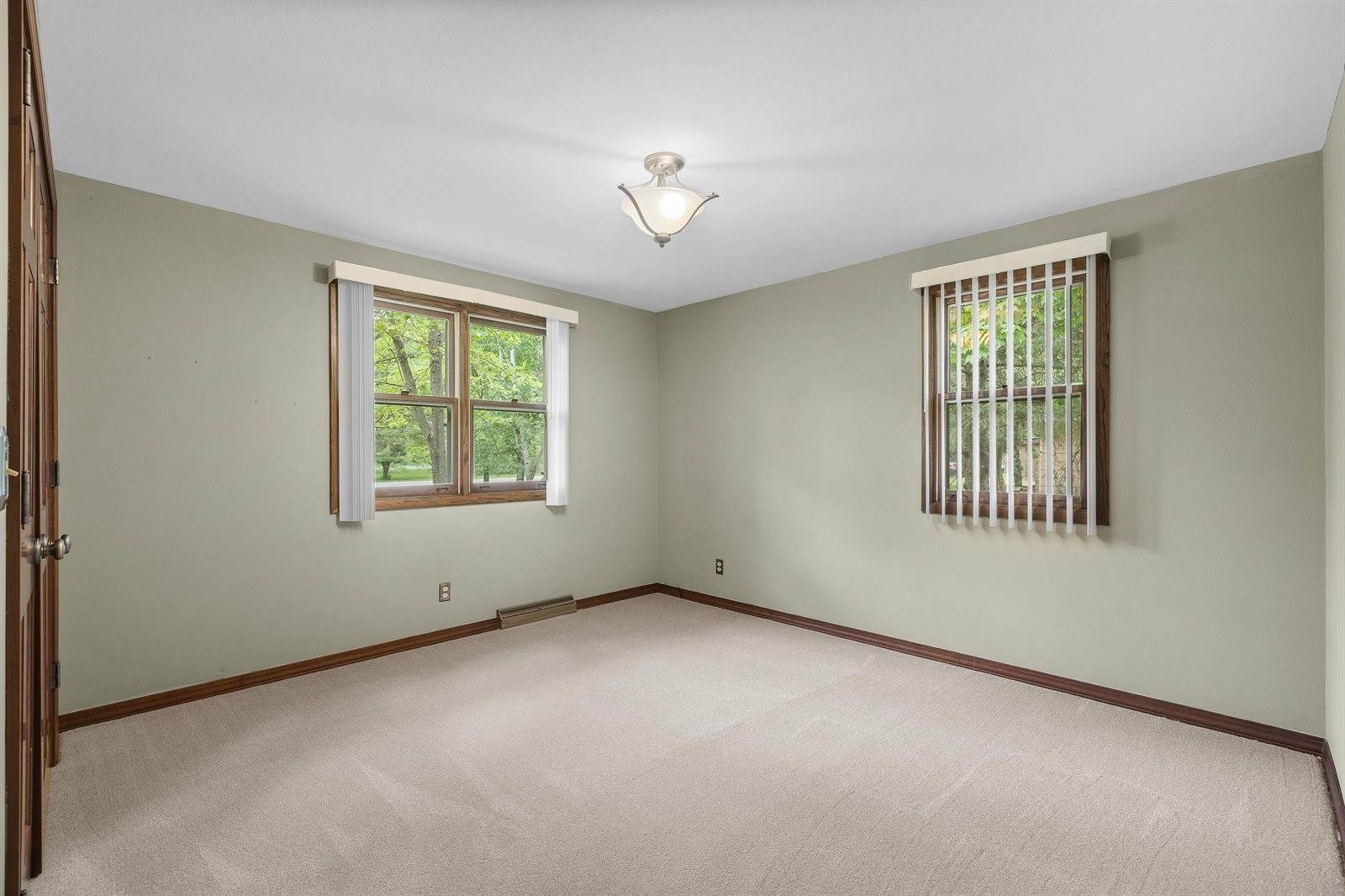 535 Maple Bluff Road, Stevens Point, WI 54482