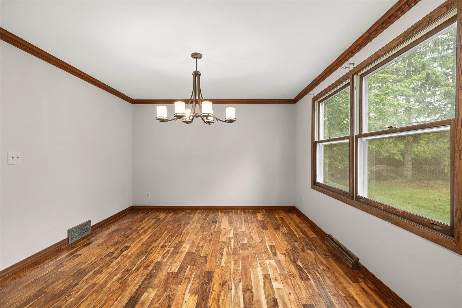 535 Maple Bluff Road, Stevens Point, WI 54482