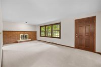 535 Maple Bluff Road, Stevens Point, WI 54482