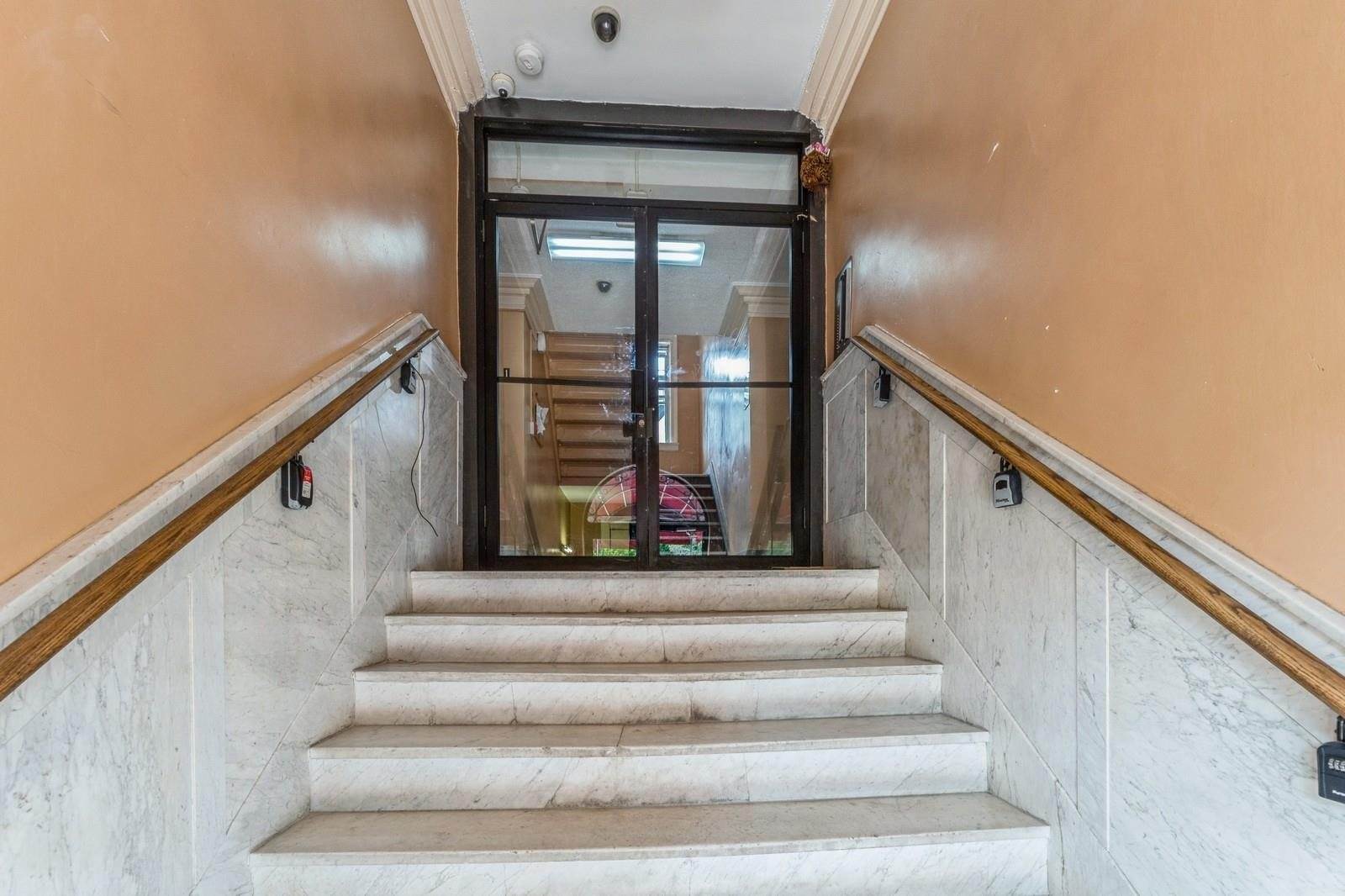 31 75TH St, North Bergen, NJ 07047