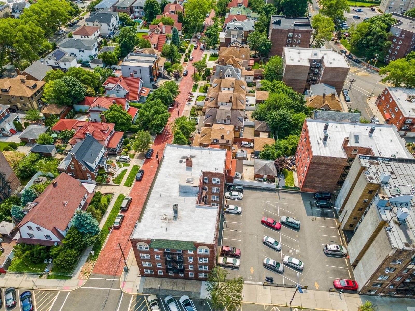 31 75TH St, North Bergen, NJ 07047