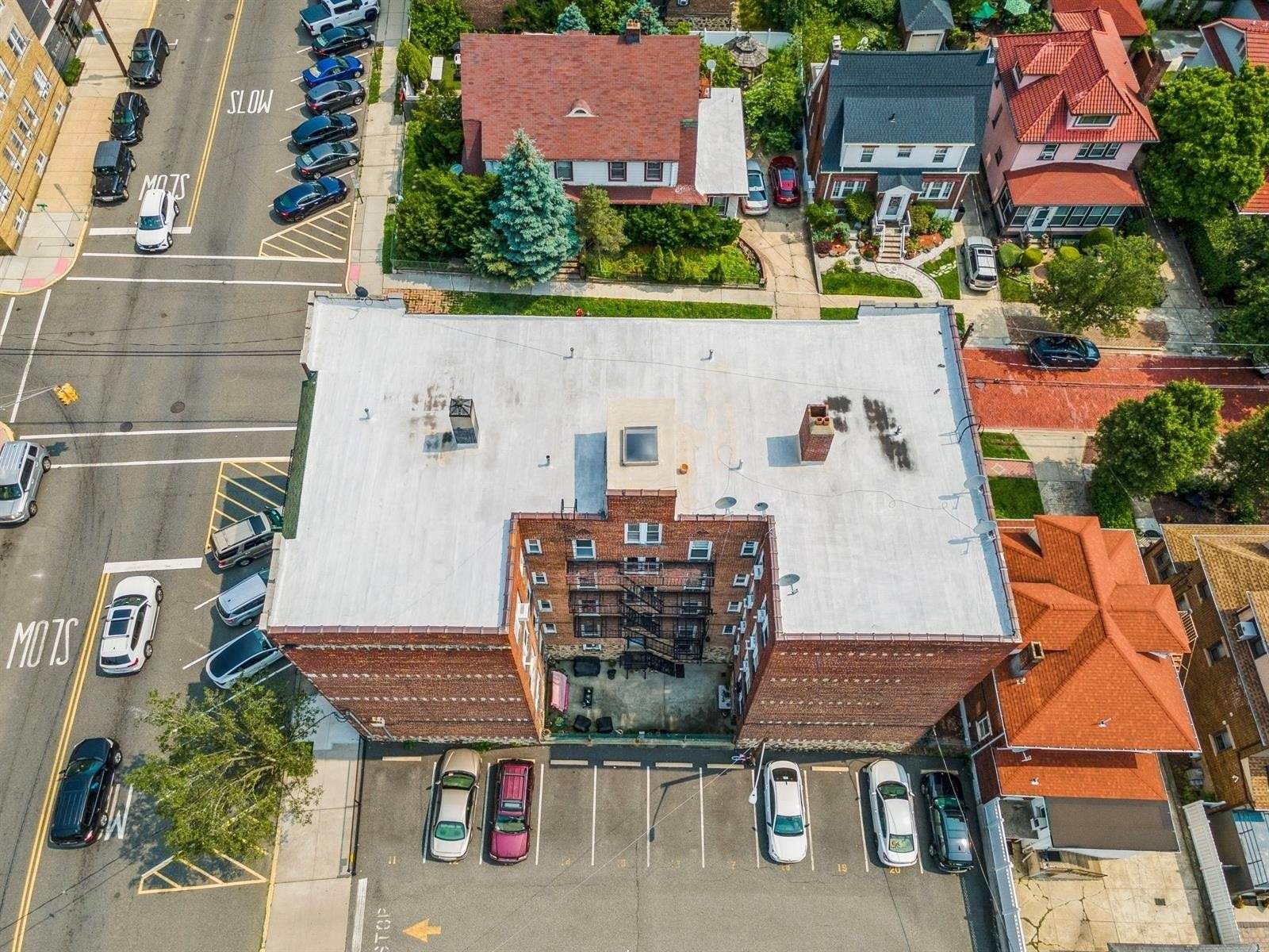 31 75TH St, North Bergen, NJ 07047