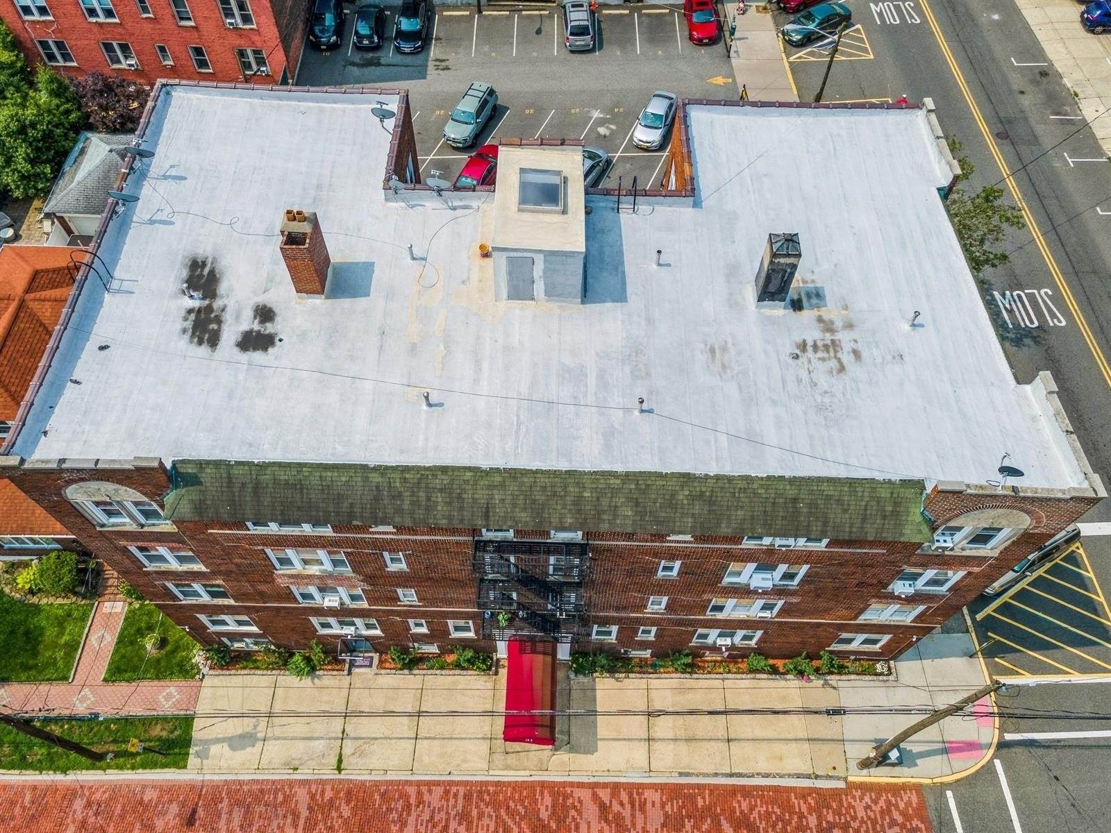 31 75TH St, North Bergen, NJ 07047