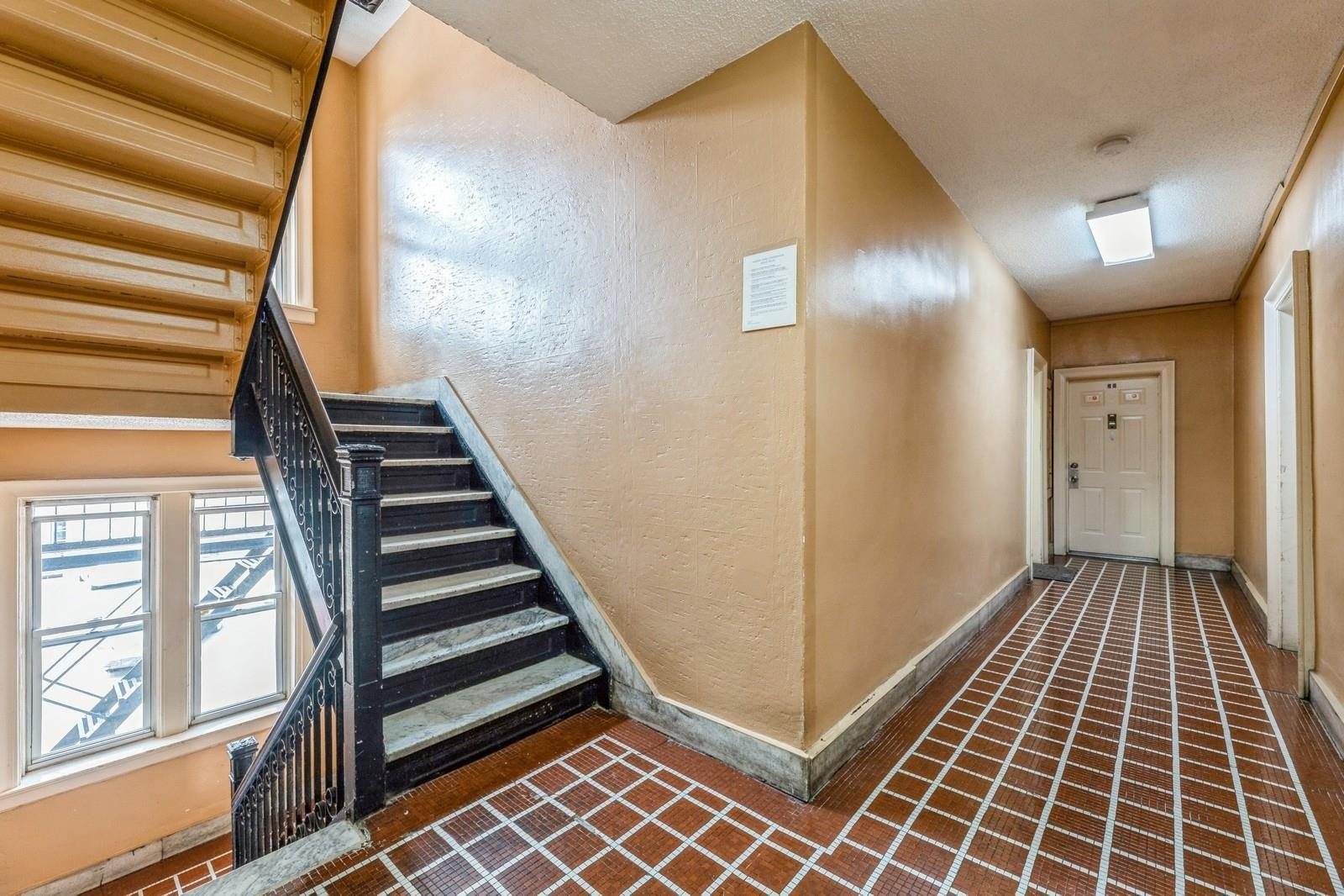 31 75TH St, North Bergen, NJ 07047