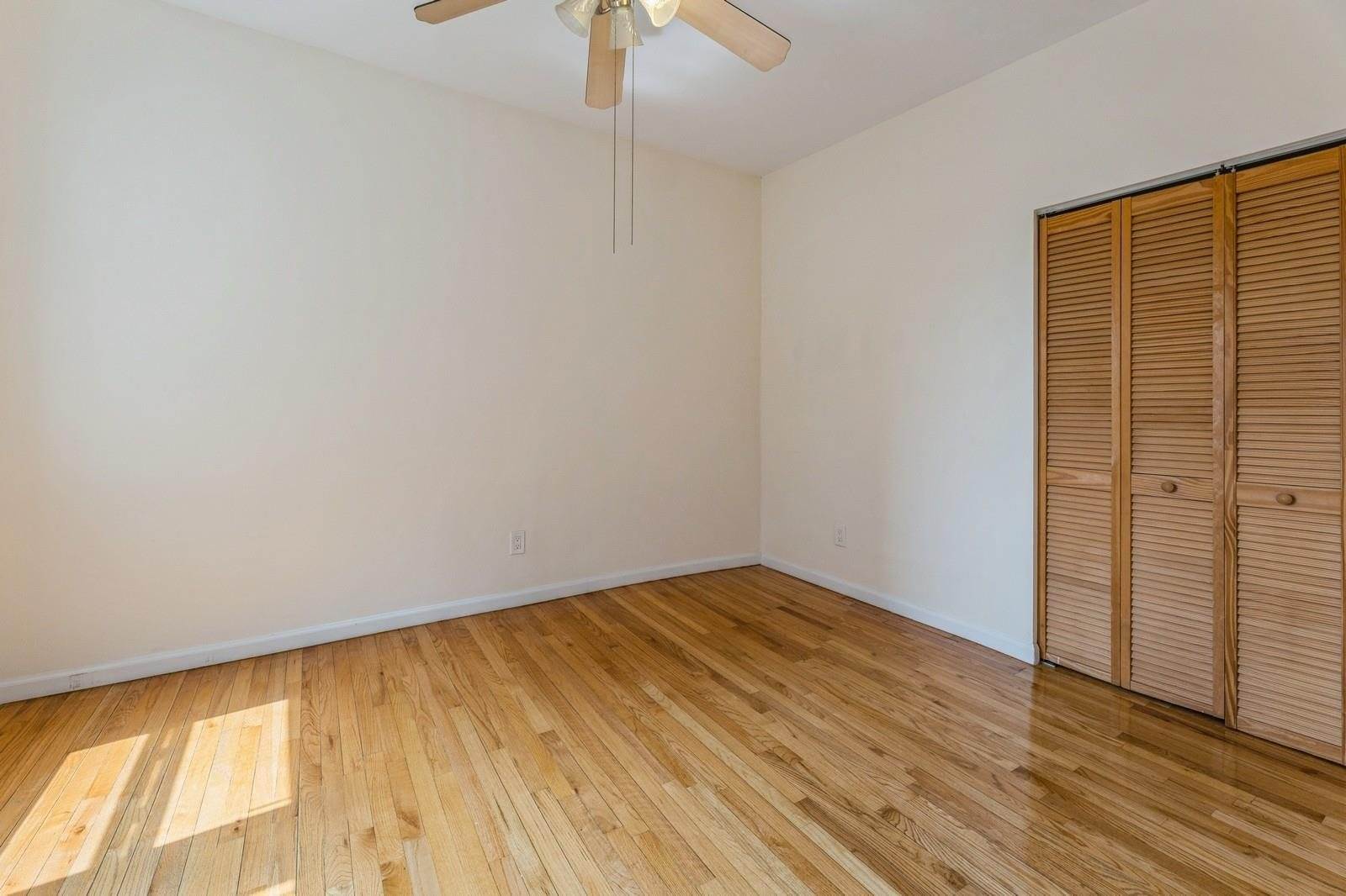 31 75TH St, North Bergen, NJ 07047