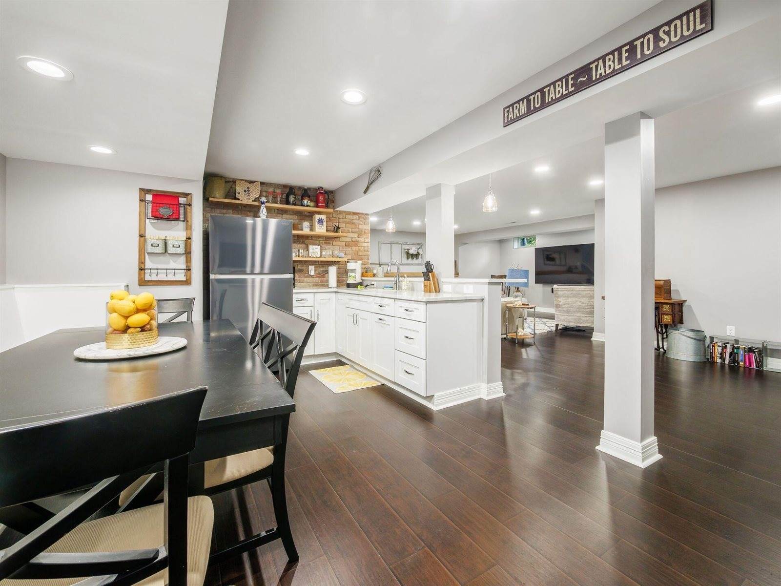 6270 Acacia Drive, Hilliard, OH 43026